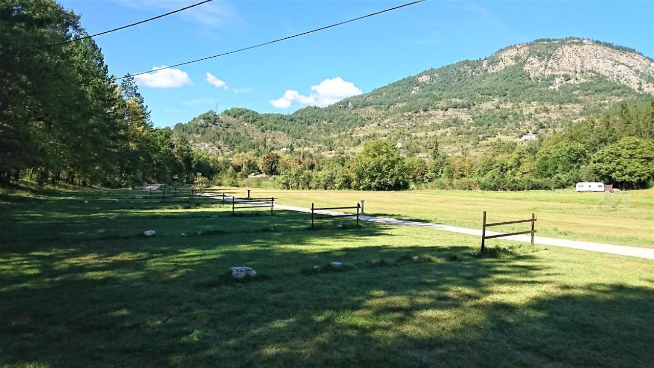 Camping Les Framboiseilles Hotel Castellane Exterior photo